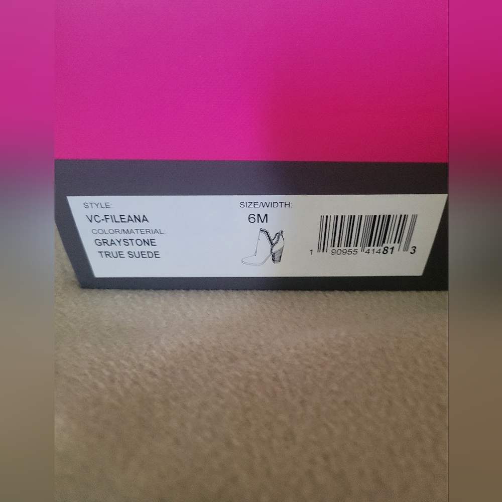 Vince Camuto Fileana Bootie - Picture 7 of 7